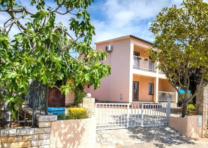 Ketty By Guide Villa *